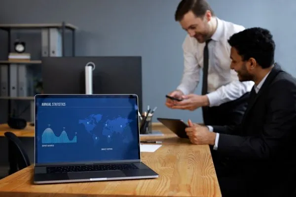 BI and Analytics Powering the Competitive Edge Playbook