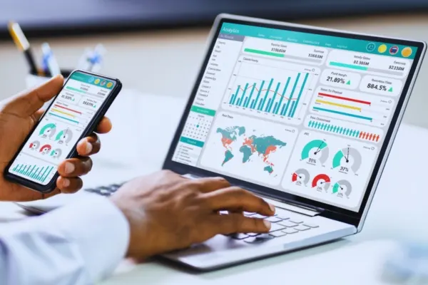 Why CTOs and CIOs Must Prioritize Custom Tableau Dashboard